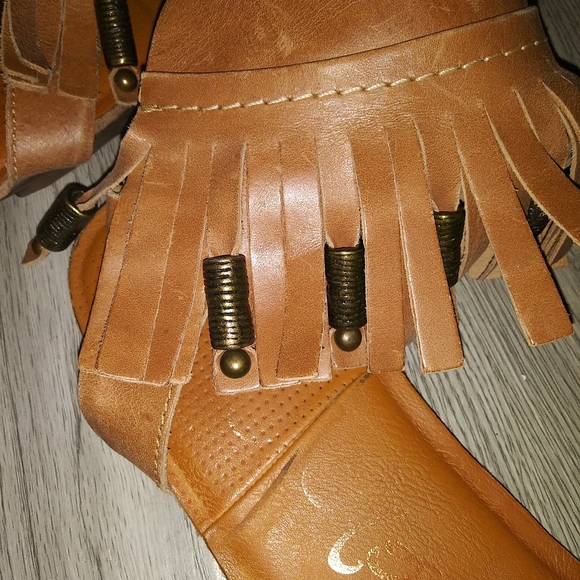 Naughty Monkey Fringe Sandals - Picture 8 of 10